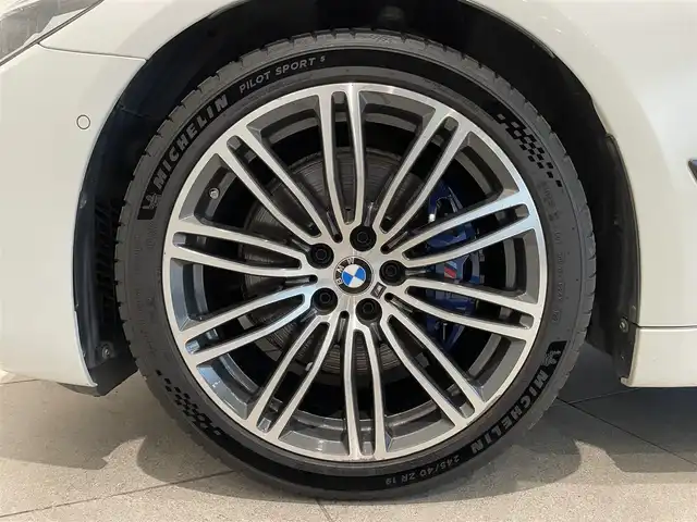 ＢＭＷ ５３０ｉ ツーリング Mスポーツ 愛知県 2017(平29)年 5.8万km アルピンホワイトⅢ パノラミックＳ／Ｒ　/ブラックレザーシート　/全席シートヒーター　/純正ナビ　/Ｂｌｕｅｔｏｏｔｈ　/フルセグＴＶ　/バックカメラ　/インテリジェントセーフティー/ＡＣＣ　/ＬＫＡ　/ＰＤＣ　/ドライブレコーダー　/ＥＴＣ/パワーバックドア/プッシュスタート/ウィンカーミラー/アイドリングストップ