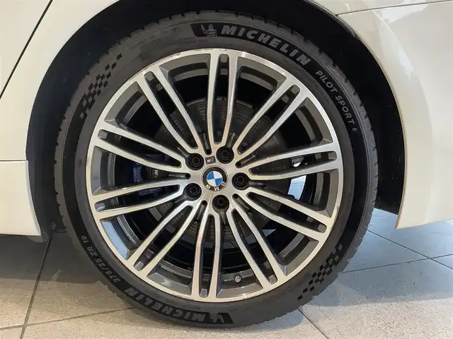 ＢＭＷ ５３０ｉ ツーリング Mスポーツ 愛知県 2017(平29)年 5.8万km アルピンホワイトⅢ パノラミックＳ／Ｒ　/ブラックレザーシート　/全席シートヒーター　/純正ナビ　/Ｂｌｕｅｔｏｏｔｈ　/フルセグＴＶ　/バックカメラ　/インテリジェントセーフティー/ＡＣＣ　/ＬＫＡ　/ＰＤＣ　/ドライブレコーダー　/ＥＴＣ/パワーバックドア/プッシュスタート/ウィンカーミラー/アイドリングストップ