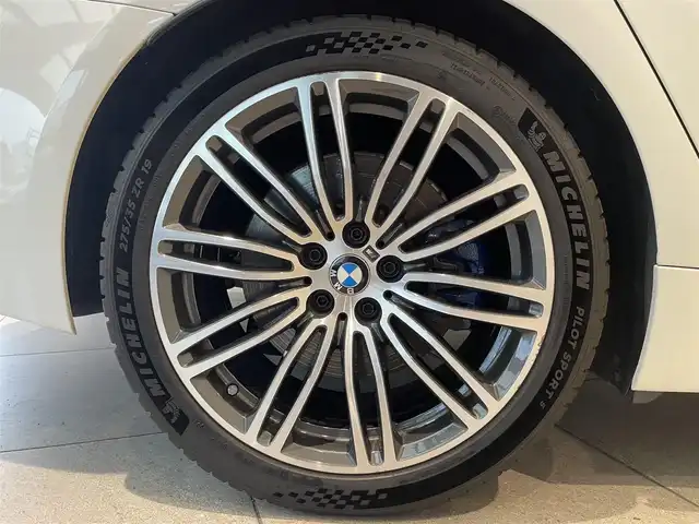 ＢＭＷ ５３０ｉ ツーリング Mスポーツ 愛知県 2017(平29)年 5.8万km アルピンホワイトⅢ パノラミックＳ／Ｒ　/ブラックレザーシート　/全席シートヒーター　/純正ナビ　/Ｂｌｕｅｔｏｏｔｈ　/フルセグＴＶ　/バックカメラ　/インテリジェントセーフティー/ＡＣＣ　/ＬＫＡ　/ＰＤＣ　/ドライブレコーダー　/ＥＴＣ/パワーバックドア/プッシュスタート/ウィンカーミラー/アイドリングストップ