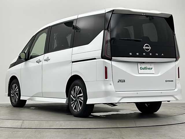 日産 セレナ e－パワー ハイウェイスター V 大阪府 2025(令7)年 0.1千km プリズムホワイト 登録済未使用車/純正ナビ/・フルセグTV/・Bluetooth/・HDMI/・USB接続/プロパイロット/ブラインドスポットモニター/アラウンドビューモニター/衝突軽減システム/オートマチックハイビーム/ハンドル支援/置く充電/ビルトインETC/保証書/取扱説明書/点検記録簿