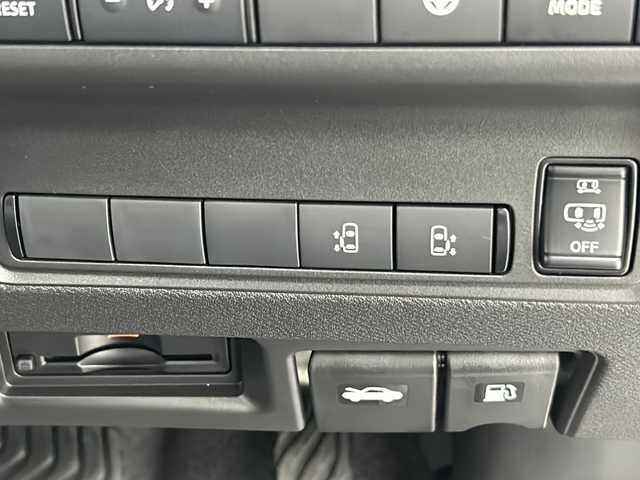 日産 セレナ e－パワー ハイウェイスター V 大阪府 2025(令7)年 0.1千km プリズムホワイト 登録済未使用車/純正ナビ/・フルセグTV/・Bluetooth/・HDMI/・USB接続/プロパイロット/ブラインドスポットモニター/アラウンドビューモニター/衝突軽減システム/オートマチックハイビーム/ハンドル支援/置く充電/ビルトインETC/保証書/取扱説明書/点検記録簿