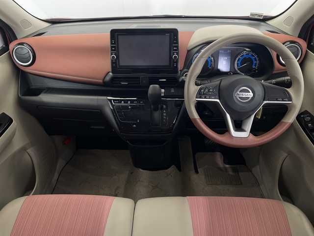 日産 デイズ ボレロ 栃木県 2019(平31)年 5.3万km ピンクⅡ 純正9インチナビ(MM318D-L)/(フルセグTV・Bluetooth・CD・DVD・USB)/全方位カメラ/バックカメラ/衝突軽減ブレーキ/前後コーナーセンサー/ETC/アイドリングストップ/ハロゲンヘッドランプ/オートライト/純正アルミホイール/純正フロアマット/スマートキー/スペアキー1本/ハーフレザーシート