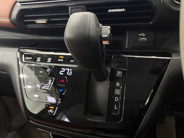 日産 デイズ ボレロ 栃木県 2019(平31)年 5.3万km ピンクⅡ 純正9インチナビ(MM318D-L)/(フルセグTV・Bluetooth・CD・DVD・USB)/全方位カメラ/バックカメラ/衝突軽減ブレーキ/前後コーナーセンサー/ETC/アイドリングストップ/ハロゲンヘッドランプ/オートライト/純正アルミホイール/純正フロアマット/スマートキー/スペアキー1本/ハーフレザーシート