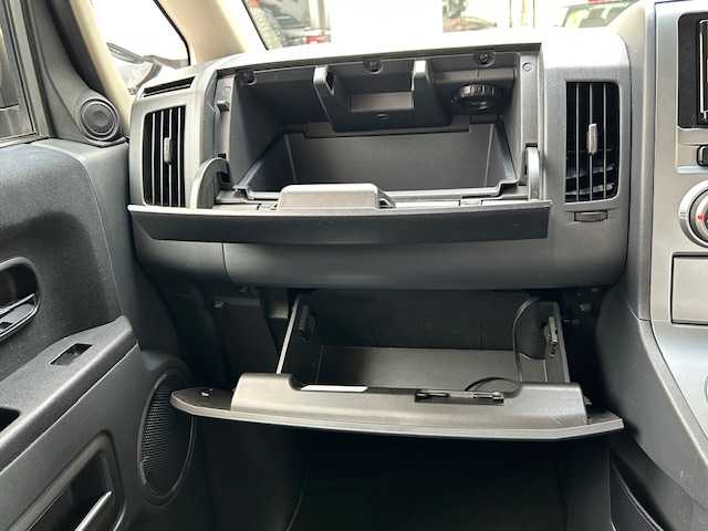 三菱 デリカＤ：５ G－Power package 東京都 2010(平22)年 8.5万km クールシルバーメタリック/サーストングレー ４WD/社外メモリーナビ/フルセグTV/CD/DVD/Bluetooth/バックカメラ/両側パワースライドドア/LEDライト/フォグランプ/ドライブレコーダー/ETC/スマートキー/保証書/取扱説明書