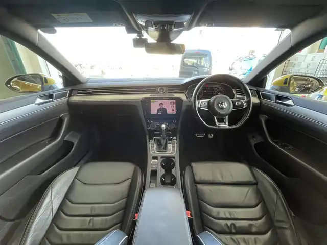 フォルクスワーゲン アルテオン Rライン 4M アドバンス 千葉県 2018(平30)年 6.1万km ターメリックイエロー Rライン/ターボ/サンルーフ（開閉可能）/黒革シート/プリクラッシュブレーキシステム/アダプティブクルーズコントロール/レーンキープアシスト/レーンチェンジアシストシステム/アラウンドビューカメラ/駐車支援システム/パークディスタントコントロール/LED ヘッドライト/シートマッサージ機能（運転席）/純正”Discover Pro”9.2インチナビ/・DVD/CD/BTオーディオ/フルセグTV/ラジオ/電動リアゲート/シートヒーター/ETC2.0/オートホールド/スマートキー/プッシュスタート/ドライブレコーダー/LEDヘッドランプ/保証書/取説/スペアキー