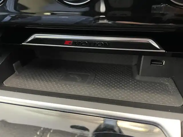 フォルクスワーゲン アルテオン Rライン 4M アドバンス 千葉県 2018(平30)年 6.1万km ターメリックイエロー Rライン/ターボ/サンルーフ（開閉可能）/黒革シート/プリクラッシュブレーキシステム/アダプティブクルーズコントロール/レーンキープアシスト/レーンチェンジアシストシステム/アラウンドビューカメラ/駐車支援システム/パークディスタントコントロール/LED ヘッドライト/シートマッサージ機能（運転席）/純正”Discover Pro”9.2インチナビ/・DVD/CD/BTオーディオ/フルセグTV/ラジオ/電動リアゲート/シートヒーター/ETC2.0/オートホールド/スマートキー/プッシュスタート/ドライブレコーダー/LEDヘッドランプ/保証書/取説/スペアキー