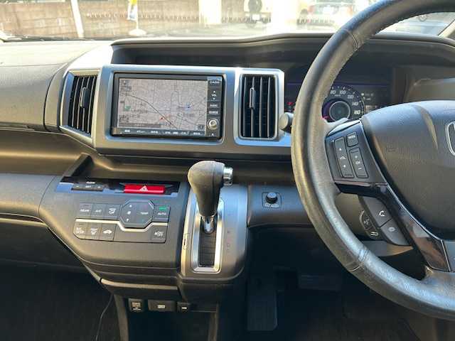 ホンダ ステップワゴン スパーダ Z HDDナビED 東京都 2011(平23)年 3.9万km プレミアムブラキッシュパール 純正ナビ/(フルセグTV/DVD/CD/USB)/フリップダウンモニター(Gahter)/両側パワースライドドア/バックカメラ/ETC/前ドライブレコーダー/純正フロアマット/電格ミラー/ステアリングスイッチ/保証書/ワンオーナー/スペアキー1本