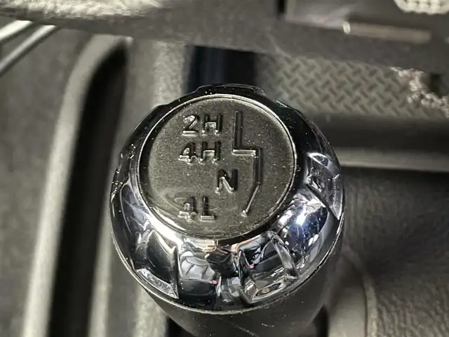 クライスラー・ジープ ジープ ラングラー アンリミテッド ポーラED 岩手県 2014(平26)年 11万km ブライトホワイト 150台限定車/トランスファー付き４WD/専用ブラックレザーシート/ホワイトパールインテリア/ボディ同色ハードタイヤカバー/ALPINE製プレミアムスピーカー/前席シートヒーター/ラバーフロアマット/クルーズコントロール/MTモード付AT/ヒルディセントコントロール/オートエアコン/自動防眩ミラー/ストラーダナビ/フルセグTV/バックカメラ・サイドカメラ/ETC/ステアリングスイッチ/オートライト/フォグランプ/純正18インチアルミホイール