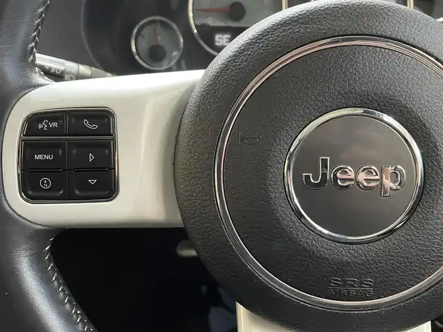 クライスラー・ジープ ジープ ラングラー アンリミテッド ポーラED 岩手県 2014(平26)年 11万km ブライトホワイト 150台限定車/トランスファー付き４WD/専用ブラックレザーシート/ホワイトパールインテリア/ボディ同色ハードタイヤカバー/ALPINE製プレミアムスピーカー/前席シートヒーター/ラバーフロアマット/クルーズコントロール/MTモード付AT/ヒルディセントコントロール/オートエアコン/自動防眩ミラー/ストラーダナビ/フルセグTV/バックカメラ・サイドカメラ/ETC/ステアリングスイッチ/オートライト/フォグランプ/純正18インチアルミホイール