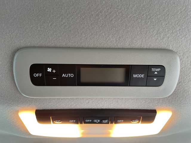 日産 セレナ e－パワー ハイウェイスター V 千葉県 2022(令4)年 0.7万km ダイヤモンドブラック 純正10インチナビ/(フルセグTV/BT/CD/DVD/FM/AM/Blu-ray)/全周囲カメラ/デジタルインナーミラー/プロパイロット/ナビ連動前後ドライブレコーダー/純正フリップダウンモニター/ブラインドスポットモニター/衝突被害軽減システム/車線逸脱警報/両側パワースライドドア/ハンズフリーオートスライドドア/横滑り防止装置/ビルトインETC2.0/アイドリングストップ/LEDヘッドライト/フォグランプ/オートライト/ウィンカーミラー/電動格納ミラー/純正15インチAW/シートリフター/電子制御パーキング/オートホールド/プッシュスタート/スマートキー/フロアマット/スペアキー/取扱説明書/保証書