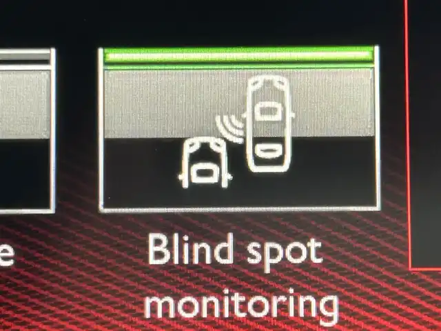 プジョー ３０８ GTライン 岡山県 2015(平27)年 9万km ペルラネラブラック 登録時走行距離 90017km/禁煙車/DENONサウンドシステム/純正ナビ/　(CD//Bluetooth)/バックカメラ/クルーズコントロール(追従走行あり)/Inter-vehicle time/後側方車両検知警報(Blind spot Monit0ring)/Parking sensors/ETC/革巻きステアリング/ステアリングスイッチ/パドルシフト/MTモード付きAT/純正LEDヘッドライト/フォグライト/オートライト/プッシュスタート/スマートキー/スペアキー/アイドリングストップ/純正アルミホイール 18インチ/ドアバイザー/電動格納ミラー/純正フロアマット/横滑防止装置/盗難防止装置/取扱説明書/保証書