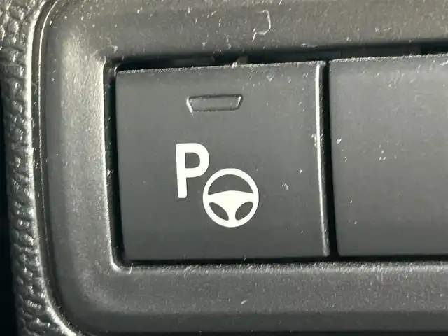 プジョー ３０８ GTライン 岡山県 2015(平27)年 9万km ペルラネラブラック 登録時走行距離 90017km/禁煙車/DENONサウンドシステム/純正ナビ/　(CD//Bluetooth)/バックカメラ/クルーズコントロール(追従走行あり)/Inter-vehicle time/後側方車両検知警報(Blind spot Monit0ring)/Parking sensors/ETC/革巻きステアリング/ステアリングスイッチ/パドルシフト/MTモード付きAT/純正LEDヘッドライト/フォグライト/オートライト/プッシュスタート/スマートキー/スペアキー/アイドリングストップ/純正アルミホイール 18インチ/ドアバイザー/電動格納ミラー/純正フロアマット/横滑防止装置/盗難防止装置/取扱説明書/保証書