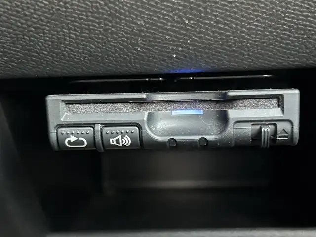 プジョー ３０８ GTライン 岡山県 2015(平27)年 9万km ペルラネラブラック 登録時走行距離 90017km/禁煙車/DENONサウンドシステム/純正ナビ/　(CD//Bluetooth)/バックカメラ/クルーズコントロール(追従走行あり)/Inter-vehicle time/後側方車両検知警報(Blind spot Monit0ring)/Parking sensors/ETC/革巻きステアリング/ステアリングスイッチ/パドルシフト/MTモード付きAT/純正LEDヘッドライト/フォグライト/オートライト/プッシュスタート/スマートキー/スペアキー/アイドリングストップ/純正アルミホイール 18インチ/ドアバイザー/電動格納ミラー/純正フロアマット/横滑防止装置/盗難防止装置/取扱説明書/保証書