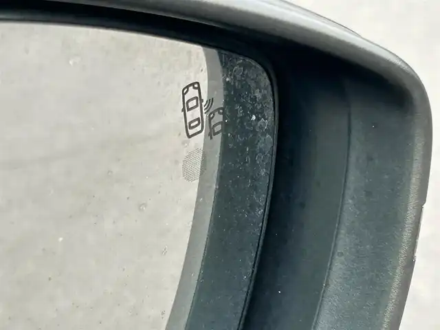 プジョー ３０８ GTライン 岡山県 2015(平27)年 9万km ペルラネラブラック 登録時走行距離 90017km/禁煙車/DENONサウンドシステム/純正ナビ/　(CD//Bluetooth)/バックカメラ/クルーズコントロール(追従走行あり)/Inter-vehicle time/後側方車両検知警報(Blind spot Monit0ring)/Parking sensors/ETC/革巻きステアリング/ステアリングスイッチ/パドルシフト/MTモード付きAT/純正LEDヘッドライト/フォグライト/オートライト/プッシュスタート/スマートキー/スペアキー/アイドリングストップ/純正アルミホイール 18インチ/ドアバイザー/電動格納ミラー/純正フロアマット/横滑防止装置/盗難防止装置/取扱説明書/保証書