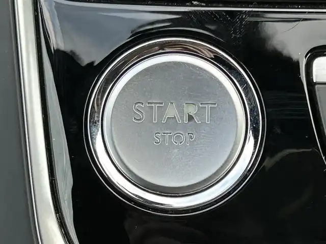 プジョー ３０８ GTライン 岡山県 2015(平27)年 9万km ペルラネラブラック 登録時走行距離 90017km/禁煙車/DENONサウンドシステム/純正ナビ/　(CD//Bluetooth)/バックカメラ/クルーズコントロール(追従走行あり)/Inter-vehicle time/後側方車両検知警報(Blind spot Monit0ring)/Parking sensors/ETC/革巻きステアリング/ステアリングスイッチ/パドルシフト/MTモード付きAT/純正LEDヘッドライト/フォグライト/オートライト/プッシュスタート/スマートキー/スペアキー/アイドリングストップ/純正アルミホイール 18インチ/ドアバイザー/電動格納ミラー/純正フロアマット/横滑防止装置/盗難防止装置/取扱説明書/保証書