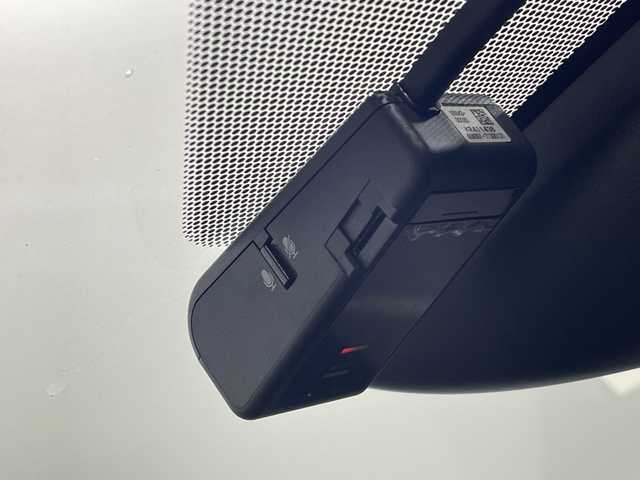 トヨタ エスクァイア ハイブリッド Gi 神奈川県 2019(平31)年 6.5万km ホワイトパールクリスタルシャイン セーフティーセンスC/純正10インチSDナビ（NSZN-Z68T）/TRDエアロ/ドライブレコーダー/両側パワースライドドア/レザーシート/シートヒーター/バックカメラ/クルーズコントロール/フリップダウンモニター/レザーシート/ETC/アイドリングストップ/LEDヘッドライト/フォグランプ/オートライト/ウィンカーミラー/電動格納ミラー/純正15インチAW/プッシュスタート/スマートキー/フロアマット