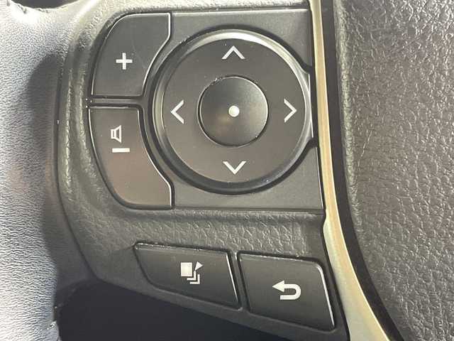 トヨタ エスクァイア ハイブリッド Gi 神奈川県 2019(平31)年 6.5万km ホワイトパールクリスタルシャイン セーフティーセンスC/純正10インチSDナビ（NSZN-Z68T）/TRDエアロ/ドライブレコーダー/両側パワースライドドア/レザーシート/シートヒーター/バックカメラ/クルーズコントロール/フリップダウンモニター/レザーシート/ETC/アイドリングストップ/LEDヘッドライト/フォグランプ/オートライト/ウィンカーミラー/電動格納ミラー/純正15インチAW/プッシュスタート/スマートキー/フロアマット