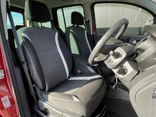 ルノー カングー アクティフ ペイザージュ 長野県 2016(平28)年 5.7万km 赤 電動サイドステップ /カロッツェリア2DINナビ /　フルセグTV bluetooth CD DVD/バックカメラ /ETC /両側スライドドア /シートバックテーブル /オートエアコン /USB /キーレス /ルーフレール/コンソール /革巻きステアリング