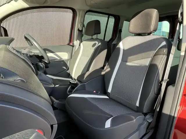 ルノー カングー アクティフ ペイザージュ 長野県 2016(平28)年 5.7万km 赤 電動サイドステップ /カロッツェリア2DINナビ /　フルセグTV bluetooth CD DVD/バックカメラ /ETC /両側スライドドア /シートバックテーブル /オートエアコン /USB /キーレス /ルーフレール/コンソール /革巻きステアリング