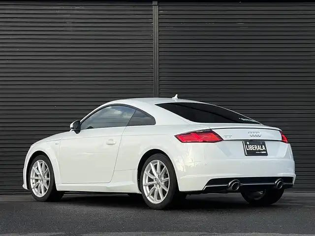 アウディ ＴＴクーペ 1．8TFSI 1st E 山梨県 2016(平28)年 5.3万km グレイシアホワイトメタリック Ｓラインエクステリア　/ＬＥＤ　/バーチャルＣＰ　/ＭＭＩナビ　/Ｂカメラ　/アシスタンスＰ　/フルセグＴＶ　/ＢＴ　/ＭＴ付ＡＴ　/ＥＴＣ　/ＡＡＣ　/クルコン　/スマートＫ　/取説　/保証書　/スペアＫ