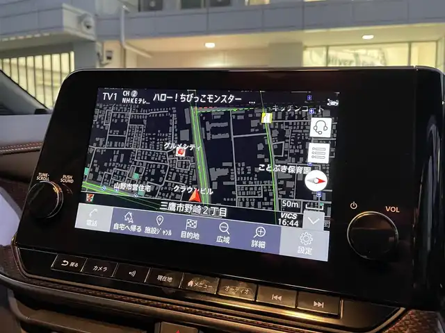 日産 オーラ ニスモ 東京都 2022(令4)年 1.2万km ピュアホワイトパール / スーパーブラック 2トーン ワンオーナー/ブラックルーフ/コネクトナビゲーションシステム/・9インチメモリナビ/（フルセグTV//DVD/Bluetooth/USB//android auto/applecarplay)/・ワイヤレス充電器/・ETC2.0/・プロパイロット/・前席USB電源ソケットタイプC/寒冷地仕様/・ドアミラーヒーター/・革巻きステアリング/・ステアリングヒーター/・シートヒーター(運転席＆助手席)/純正ドライブレコーダー（DH5-S)/全方位運転支援システム/・インテリジェントエマージェンシーブレーキ/・車線逸脱警報/・車線逸脱防止支援システム/・高速方衝突防止支援システム/インテリジェントアラウンドビューモニター/アダプティブLEDヘッドランプ/前後コーナーセンサー/社外ホイール＋スタッドレスタイヤ車載/保証書/取扱説明書/記録簿