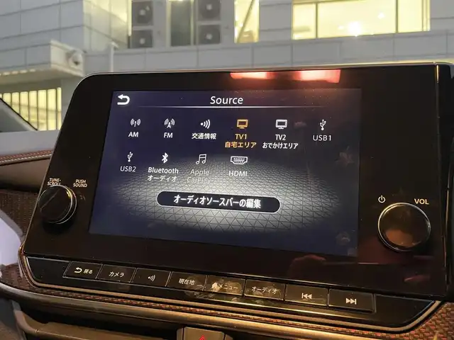 日産 オーラ ニスモ 東京都 2022(令4)年 1.2万km ピュアホワイトパール / スーパーブラック 2トーン ワンオーナー/ブラックルーフ/コネクトナビゲーションシステム/・9インチメモリナビ/（フルセグTV//DVD/Bluetooth/USB//android auto/applecarplay)/・ワイヤレス充電器/・ETC2.0/・プロパイロット/・前席USB電源ソケットタイプC/寒冷地仕様/・ドアミラーヒーター/・革巻きステアリング/・ステアリングヒーター/・シートヒーター(運転席＆助手席)/純正ドライブレコーダー（DH5-S)/全方位運転支援システム/・インテリジェントエマージェンシーブレーキ/・車線逸脱警報/・車線逸脱防止支援システム/・高速方衝突防止支援システム/インテリジェントアラウンドビューモニター/アダプティブLEDヘッドランプ/前後コーナーセンサー/社外ホイール＋スタッドレスタイヤ車載/保証書/取扱説明書/記録簿