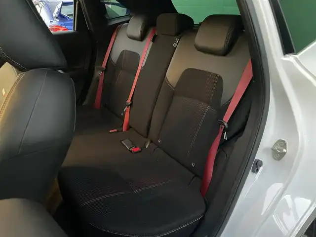 日産 オーラ ニスモ 東京都 2022(令4)年 1.2万km ピュアホワイトパール / スーパーブラック 2トーン ワンオーナー/ブラックルーフ/コネクトナビゲーションシステム/・9インチメモリナビ/（フルセグTV//DVD/Bluetooth/USB//android auto/applecarplay)/・ワイヤレス充電器/・ETC2.0/・プロパイロット/・前席USB電源ソケットタイプC/寒冷地仕様/・ドアミラーヒーター/・革巻きステアリング/・ステアリングヒーター/・シートヒーター(運転席＆助手席)/純正ドライブレコーダー（DH5-S)/全方位運転支援システム/・インテリジェントエマージェンシーブレーキ/・車線逸脱警報/・車線逸脱防止支援システム/・高速方衝突防止支援システム/インテリジェントアラウンドビューモニター/アダプティブLEDヘッドランプ/前後コーナーセンサー/社外ホイール＋スタッドレスタイヤ車載/保証書/取扱説明書/記録簿