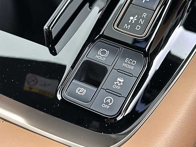トヨタ ヴェルファイア Z プレミア 岐阜県 2024(令6)年 0.1万km プラチナホワイトパールマイカ ワンオーナー/トヨタセーフティセンス/・プリクラッシュセーフティ/・緊急時操舵支援/・フロントクロストラフィックアラート/・レーンチェンジアシスト/・レーントレーシングアシスト＋レーンディパーチャーアラート/・レーダークルーズコントロール（全車速追従機能付）/・ロードサインアシスト/・ドライバー異常時対応システム/・プロアクティブドライビングアシスト/・発進遅れ告知機能/ブラインドスポットモニター/安心降車アシスト/車両接近通報装置/トヨタチームメイト/・アドバンストパーク/パーキングサポートブレーキ/純正14インチディスプレイオーディオ/・ナビ/フルセグTV/Bluetooth/HDMI/USB/パノラミックビューモニター/純正フリップダウンモニター/左右独立ムーンルーフ/本革シート/・シートヒーター/・ベンチレーション/両側パワースライドドア/ユニバーサルステップ/パワーバックドア/デジタルインナーミラー/ステアリングスイッチ/アクセサリーコンセント（AC100V・100W）/おくだけ充電/純正フロアマット/おくだけ充電