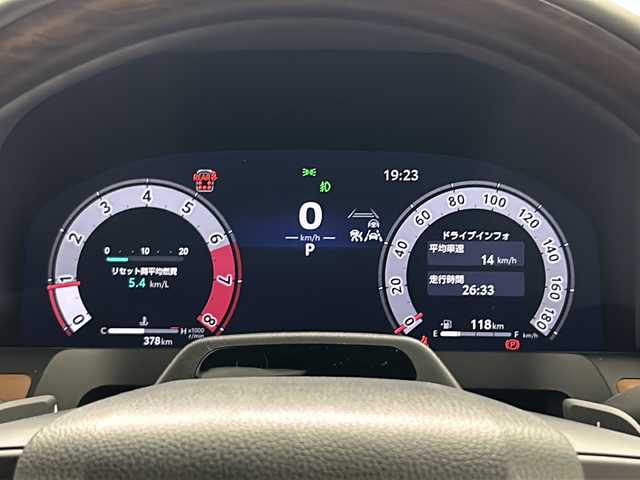トヨタ ヴェルファイア Z プレミア 岐阜県 2024(令6)年 0.1万km プラチナホワイトパールマイカ ワンオーナー/トヨタセーフティセンス/・プリクラッシュセーフティ/・緊急時操舵支援/・フロントクロストラフィックアラート/・レーンチェンジアシスト/・レーントレーシングアシスト＋レーンディパーチャーアラート/・レーダークルーズコントロール（全車速追従機能付）/・ロードサインアシスト/・ドライバー異常時対応システム/・プロアクティブドライビングアシスト/・発進遅れ告知機能/ブラインドスポットモニター/安心降車アシスト/車両接近通報装置/トヨタチームメイト/・アドバンストパーク/パーキングサポートブレーキ/純正14インチディスプレイオーディオ/・ナビ/フルセグTV/Bluetooth/HDMI/USB/パノラミックビューモニター/純正フリップダウンモニター/左右独立ムーンルーフ/本革シート/・シートヒーター/・ベンチレーション/両側パワースライドドア/ユニバーサルステップ/パワーバックドア/デジタルインナーミラー/ステアリングスイッチ/アクセサリーコンセント（AC100V・100W）/おくだけ充電/純正フロアマット/おくだけ充電