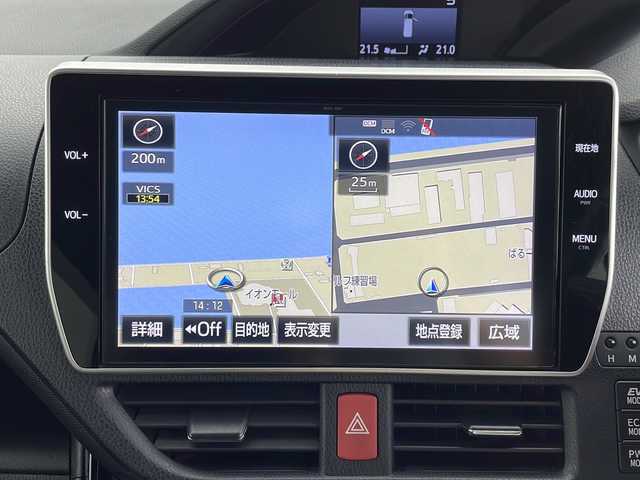 トヨタ ヴォクシー ハイブリッド ZS 鹿児島県 2017(平29)年 7.4万km ホワイトパールクリスタルシャイン 純正10型ナビ/Bluetooth DVD再生可/フルセグTV/バックカメラ/純正フリップダウンモニター/片側電動スライドドア/前後ドライブレコーダー/クルーズコントロール/前席シートヒーター /ビルトインETC2.0/LEDヘッドライト/フォグライト /オートライトコントロール/純正16インチアルミホイール/社外フロアマット/ドアバイザー/スマートキー×2/エンジンプッシュスタート/保証書