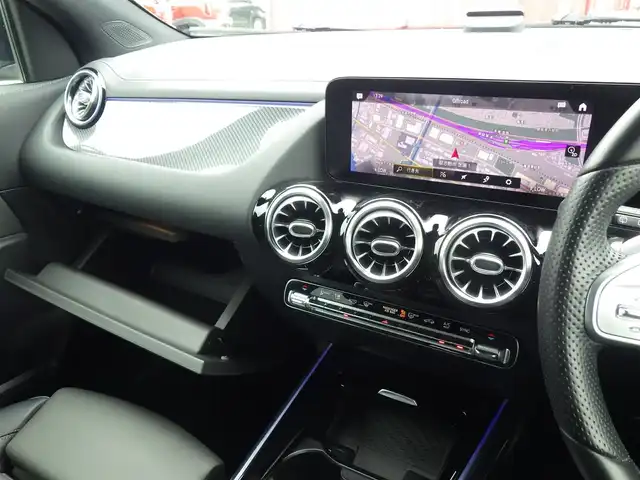 メルセデス・ベンツ ＧＬＡ２００ｄ 4マチック AMGライン 千葉県 2021(令3)年 2.5万km コスモスブラック アクティブブレーキアシスト/アクティブレーンキーピングアシスト/レーンチェンジアシスト/ブラインドスポットアシスト/アテンションアシスト/ヘッドアップディスプレイ/ディストロニック/パワーバックドア/黒/グレーコンビレザーシート/前席パワーシート/シートヒーター/純正HDDナビ/地デジTV/【Bluetooth接続】/360°カメラ/革巻きステアリング/ステアリングスイッチ/パドルシフト/ETC（2.0）/LEDヘッドライト/ウインカーミラー/パークトロニック/純正19インチアルミホイル/サイド/カーテンエアバッグ/キーレスゴー