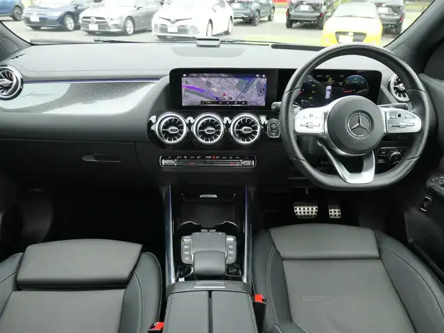 メルセデス・ベンツ ＧＬＡ２００ｄ 4マチック AMGライン 千葉県 2021(令3)年 2.5万km コスモスブラック アクティブブレーキアシスト/アクティブレーンキーピングアシスト/レーンチェンジアシスト/ブラインドスポットアシスト/アテンションアシスト/ヘッドアップディスプレイ/ディストロニック/パワーバックドア/黒/グレーコンビレザーシート/前席パワーシート/シートヒーター/純正HDDナビ/地デジTV/【Bluetooth接続】/360°カメラ/革巻きステアリング/ステアリングスイッチ/パドルシフト/ETC（2.0）/LEDヘッドライト/ウインカーミラー/パークトロニック/純正19インチアルミホイル/サイド/カーテンエアバッグ/キーレスゴー