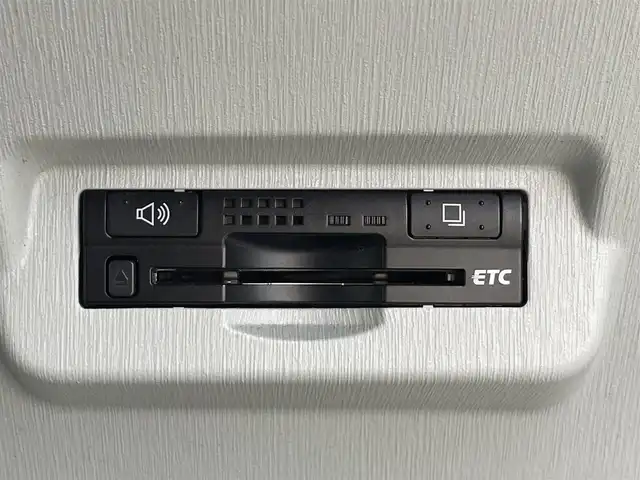 トヨタ プリウス α S ツーリングセレクション 三重県 2012(平24)年 9.1万km ホワイトパールクリスタルシャイン (株)IDOMが運営する【じしゃロン四日市店】の自社ローン専用車両になります。こちらは現金またはオートローンご利用時の価格です。自社ローンご希望の方は別途その旨お申付け下さい/純正SDナビ（CD/DVD/AM/FM/BT）/前後コーナーセンサー/前後ドライブレコーダー/バックカメラ/フルセグTV/レザーシートカバー/バックカメラ/助手席リフトアップシートタイプB/手動車いす用収納装置