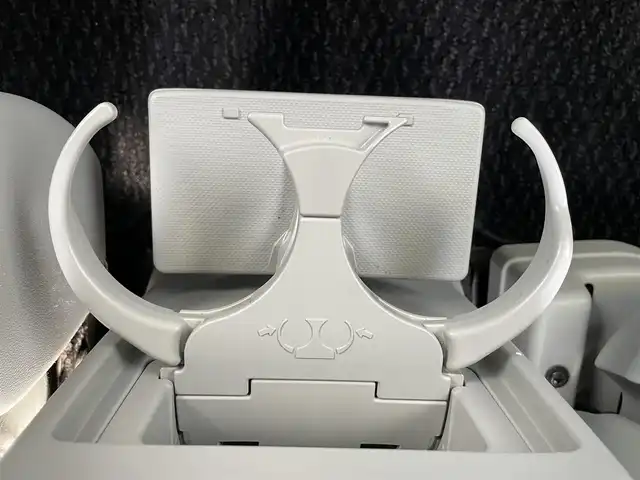 トヨタ プリウス α S ツーリングセレクション 三重県 2012(平24)年 9.1万km ホワイトパールクリスタルシャイン (株)IDOMが運営する【じしゃロン四日市店】の自社ローン専用車両になります。こちらは現金またはオートローンご利用時の価格です。自社ローンご希望の方は別途その旨お申付け下さい/純正SDナビ（CD/DVD/AM/FM/BT）/前後コーナーセンサー/前後ドライブレコーダー/バックカメラ/フルセグTV/レザーシートカバー/バックカメラ/助手席リフトアップシートタイプB/手動車いす用収納装置
