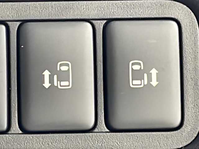 三菱 デリカＤ：５ シャモニー 岐阜県 2025(令7)年 0.1千km グラファイトグレーメタリック/ブラックマイカ 登録済み未使用車/4WD　/オリジナルナビ取付パッケージ＋リアモニター取付パッケージ/レーダークルーズコントロール/ブラインドスポットビューモニター/両側パワースライドドア/パワーシート（運転席）/前席シートヒーター/ハーフレザーシート/ステアリングヒート/ステアリングスイッチ/パドルシフト/パワーバックドア/オートLEDライト/スペアキー/電動パーキング