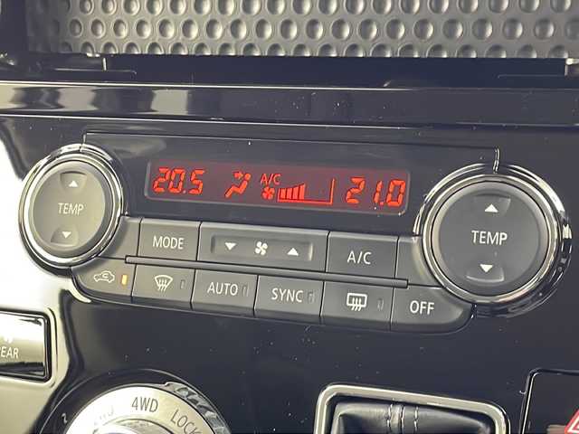 三菱 デリカＤ：５ シャモニー 岐阜県 2025(令7)年 0.1千km グラファイトグレーメタリック/ブラックマイカ 登録済み未使用車/4WD　/オリジナルナビ取付パッケージ＋リアモニター取付パッケージ/レーダークルーズコントロール/ブラインドスポットビューモニター/両側パワースライドドア/パワーシート（運転席）/前席シートヒーター/ハーフレザーシート/ステアリングヒート/ステアリングスイッチ/パドルシフト/パワーバックドア/オートLEDライト/スペアキー/電動パーキング