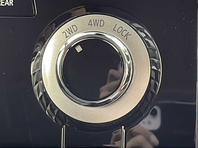 三菱 デリカＤ：５ シャモニー 岐阜県 2025(令7)年 0.1千km グラファイトグレーメタリック/ブラックマイカ 登録済み未使用車/4WD　/オリジナルナビ取付パッケージ＋リアモニター取付パッケージ/レーダークルーズコントロール/ブラインドスポットビューモニター/両側パワースライドドア/パワーシート（運転席）/前席シートヒーター/ハーフレザーシート/ステアリングヒート/ステアリングスイッチ/パドルシフト/パワーバックドア/オートLEDライト/スペアキー/電動パーキング