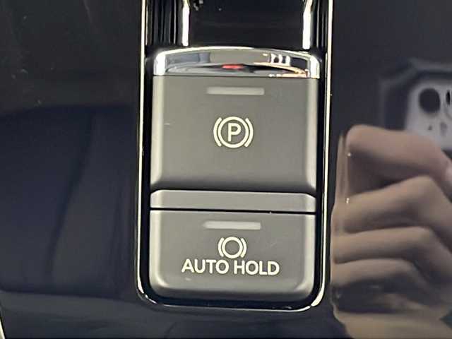 三菱 デリカＤ：５ シャモニー 岐阜県 2025(令7)年 0.1千km グラファイトグレーメタリック/ブラックマイカ 登録済み未使用車/4WD　/オリジナルナビ取付パッケージ＋リアモニター取付パッケージ/レーダークルーズコントロール/ブラインドスポットビューモニター/両側パワースライドドア/パワーシート（運転席）/前席シートヒーター/ハーフレザーシート/ステアリングヒート/ステアリングスイッチ/パドルシフト/パワーバックドア/オートLEDライト/スペアキー/電動パーキング