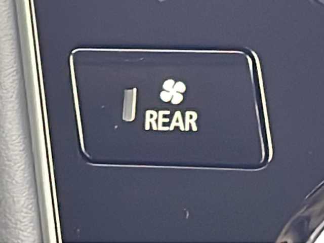 三菱 デリカＤ：５ シャモニー 岐阜県 2025(令7)年 0.1千km グラファイトグレーメタリック/ブラックマイカ 登録済み未使用車/4WD　/オリジナルナビ取付パッケージ＋リアモニター取付パッケージ/レーダークルーズコントロール/ブラインドスポットビューモニター/両側パワースライドドア/パワーシート（運転席）/前席シートヒーター/ハーフレザーシート/ステアリングヒート/ステアリングスイッチ/パドルシフト/パワーバックドア/オートLEDライト/スペアキー/電動パーキング