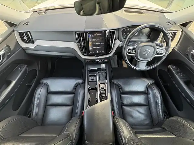 ボルボ ＸＣ６０ D4 AWD インスクリプション 石川県 2018(平30)年 4万km パール 純正ナビ/（DTV/Bluetooth）/衝突軽減ブレーキ/自動駐車機能/クルーズコントロール/レーンキープアシスト/全周囲カメラ/ブラインドスポットモニター/黒革シート/電動シート/メモリーシート/エアシート/シートヒーター/ステアリングヒーター/パワーバックドア/オートライト/LEDヘッドライト/フォグランプ/ウィンカーミラー/電動格納ミラー