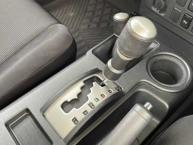 トヨタ ＦＪクルーザー カラーパッケージ 岩手県 2016(平28)年 5.7万km 黒 純正ＳＤナビ　/ＡＭ／ＦＭ／Ｂｌｕｅｔｏｏｔｈ／ＣＤ／ＤＶＤ/バックカメラ　/フルセグＴＶ/コーナーセンサー　/横滑り防止装置　/クルーズコントロール/純正ＥＴＣ　　/純正ＡＷ付きスタッドレスタイヤ積み込み　/スペアキー　/純正フロアマット/純正ドアバイザー/フォグランプ/保証書/取扱説明書/ワンオーナー