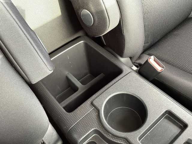 トヨタ ＦＪクルーザー カラーパッケージ 岩手県 2016(平28)年 5.7万km 黒 純正ＳＤナビ　/ＡＭ／ＦＭ／Ｂｌｕｅｔｏｏｔｈ／ＣＤ／ＤＶＤ/バックカメラ　/フルセグＴＶ/コーナーセンサー　/横滑り防止装置　/クルーズコントロール/純正ＥＴＣ　　/純正ＡＷ付きスタッドレスタイヤ積み込み　/スペアキー　/純正フロアマット/純正ドアバイザー/フォグランプ/保証書/取扱説明書/ワンオーナー