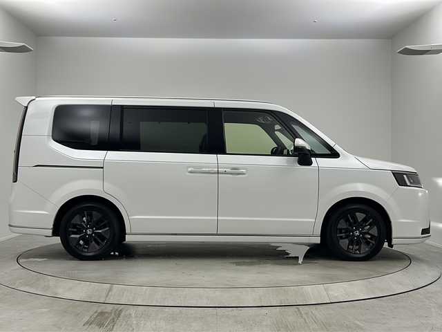 ホンダ ステップワゴン スパーダ eHEV 大阪府 2025(令7)年 0.1千km プラチナホワイトパール 純正11.4インチナビHonda CONNECTナビ /・フルセグTV/・Bluetooth/・CD/DVD/・USB接続/・SDミュージックサーバー/Honnda SENSING/・衝突軽減ブレーキ/・誤発進抑制機能/・歩行者事故低減ステアリング/・路外逸脱抑制機能/・アダプティブクルーズコントロール/・車線維持支援システム/・トラフィックジャムアシスト/・先行車発進お知らせ機能/・標識認識機能/・オートハイビーム/・アダプティブドライビングビーム/・パーキングセンサーシステム/・急アクセル抑制機能/・ブラインドスポットインフォメーション/パワーバックドア/両側パワースライドドア/バックカメラ/2列目オットマン/シートヒーター/LEDヘッドライト/ステアリングスイッチ