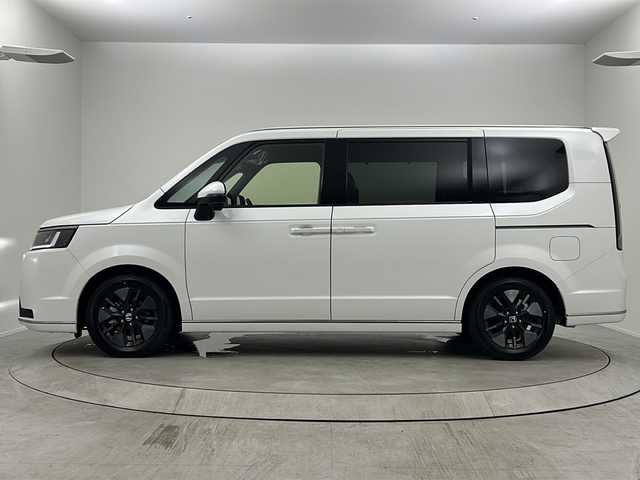 ホンダ ステップワゴン スパーダ eHEV 大阪府 2025(令7)年 0.1千km プラチナホワイトパール 純正11.4インチナビHonda CONNECTナビ /・フルセグTV/・Bluetooth/・CD/DVD/・USB接続/・SDミュージックサーバー/Honnda SENSING/・衝突軽減ブレーキ/・誤発進抑制機能/・歩行者事故低減ステアリング/・路外逸脱抑制機能/・アダプティブクルーズコントロール/・車線維持支援システム/・トラフィックジャムアシスト/・先行車発進お知らせ機能/・標識認識機能/・オートハイビーム/・アダプティブドライビングビーム/・パーキングセンサーシステム/・急アクセル抑制機能/・ブラインドスポットインフォメーション/パワーバックドア/両側パワースライドドア/バックカメラ/2列目オットマン/シートヒーター/LEDヘッドライト/ステアリングスイッチ