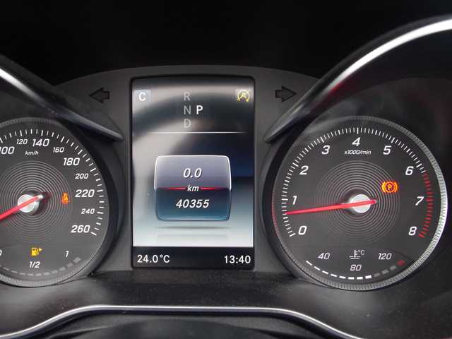 メルセデス・ベンツ Ｃ１８０ カブリオレ スポーツ 埼玉県 2018(平30)年 4.1万km 白 ブラックレザーシート/アダプティブクルーズコントロール/レーダーセーフティパッケージ/ヘッドアップディスプレイ/ブラインドスポットモニター/バックカメラ/純正ナビ/フルセグTV/ドラレコ/ETC/シートヒーター/シートポジションメモリー機能