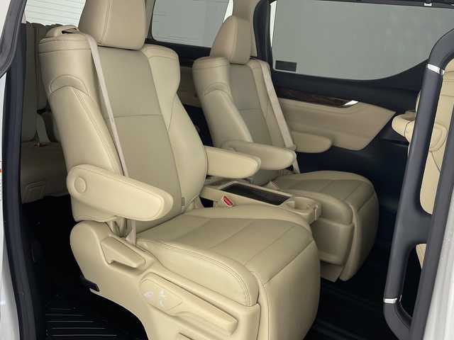 トヨタ アルファード G 沖縄県 2021(令3)年 7.1万km ホワイトパールクリスタルシャイン ワンオーナー/10．5型ナビ＋JBLプレミアムサウンド（MOP)/　（BT/DVD/CD/SD/AM/FM/USB/フルセグTV）/パノラミックビューモニター（MOP)/13.3型リアエンターテインメントシステム（MOP)/モデリスタエアロ（F・S・R）/デジタルインナーミラー（MOP)/両側パワースライドドア/パワーバックドア/ビルトインETC2.0/前後ドライブレコーダー（ZDR016）/トヨタセーフティセンス/ブラインドスポットモニター（MOP)/インテリジェントパーキングアシスト（MOP)/合皮シート/前席パワーシート/前席シートヒーター/前席シートエアコン/3眼LEDヘッドライト/オートライト/アクセサリーコンセント（AC100V)/置くだけ充電/純正17インチAW/純正フロアマット/プッシュスタート/スマートキ―/記録簿/取扱説明書/保証書