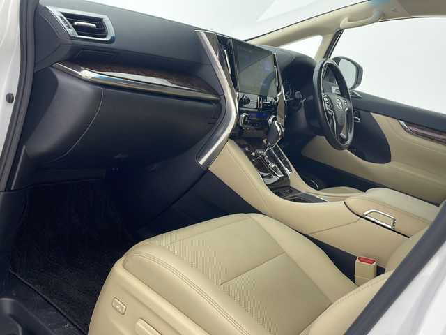 トヨタ アルファード G 沖縄県 2021(令3)年 7.1万km ホワイトパールクリスタルシャイン ワンオーナー/10．5型ナビ＋JBLプレミアムサウンド（MOP)/　（BT/DVD/CD/SD/AM/FM/USB/フルセグTV）/パノラミックビューモニター（MOP)/13.3型リアエンターテインメントシステム（MOP)/モデリスタエアロ（F・S・R）/デジタルインナーミラー（MOP)/両側パワースライドドア/パワーバックドア/ビルトインETC2.0/前後ドライブレコーダー（ZDR016）/トヨタセーフティセンス/ブラインドスポットモニター（MOP)/インテリジェントパーキングアシスト（MOP)/合皮シート/前席パワーシート/前席シートヒーター/前席シートエアコン/3眼LEDヘッドライト/オートライト/アクセサリーコンセント（AC100V)/置くだけ充電/純正17インチAW/純正フロアマット/プッシュスタート/スマートキ―/記録簿/取扱説明書/保証書