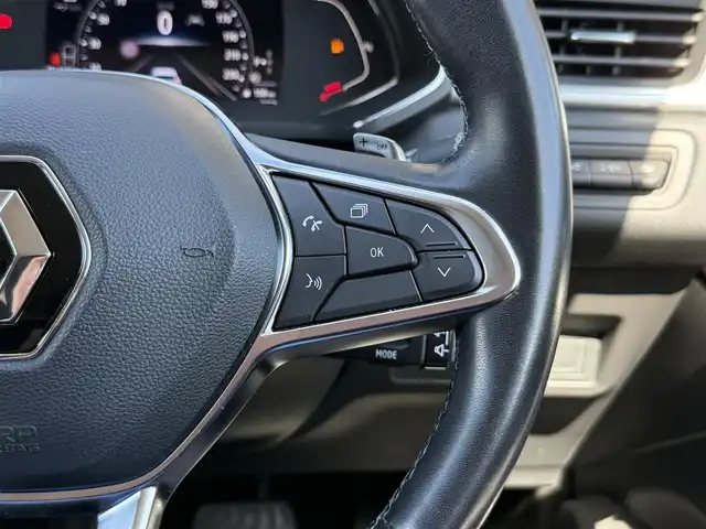 ルノー ルノー キャプチャー インテンス テックパック 静岡県 2021(令3)年 2.6万km パール レザーシート/BSM/純正ディスプレイオーディオ/(BT/CarPlay/USB)/360°カメラ/ACC/LKA/パーキングアシスト/パワーシート/シートヒーター/スマートキー/ETC/ドライブレコーダー/フロアマット/純正18インチアルミホイール/保証書/取説/スペアキー
