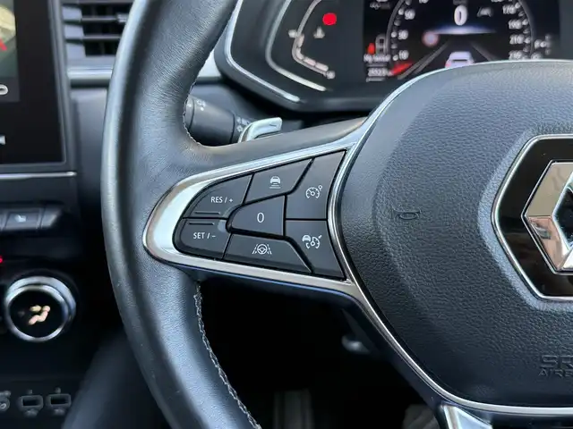 ルノー ルノー キャプチャー インテンス テックパック 静岡県 2021(令3)年 2.6万km パール レザーシート/BSM/純正ディスプレイオーディオ/(BT/CarPlay/USB)/360°カメラ/ACC/LKA/パーキングアシスト/パワーシート/シートヒーター/スマートキー/ETC/ドライブレコーダー/フロアマット/純正18インチアルミホイール/保証書/取説/スペアキー