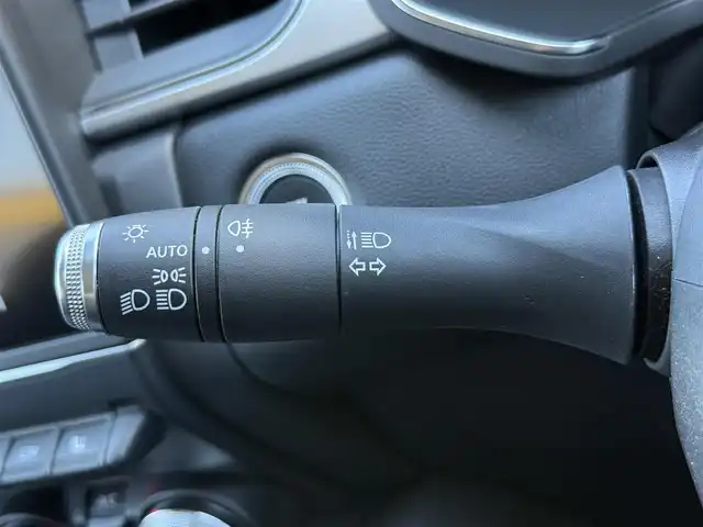 ルノー ルノー キャプチャー インテンス テックパック 静岡県 2021(令3)年 2.6万km パール レザーシート/BSM/純正ディスプレイオーディオ/(BT/CarPlay/USB)/360°カメラ/ACC/LKA/パーキングアシスト/パワーシート/シートヒーター/スマートキー/ETC/ドライブレコーダー/フロアマット/純正18インチアルミホイール/保証書/取説/スペアキー